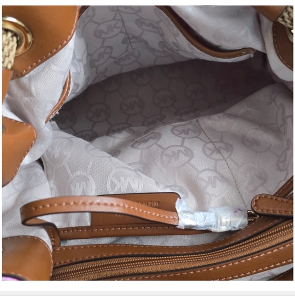 MICHAEL KORS MARINA Large Gathered Pink Tie-Dyed Canvas Drawstring Tassel Bag - Picture 11 of 16